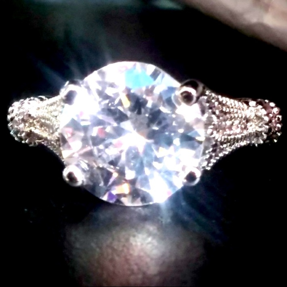 🔥HOST PICK!!!🔥 SUPER GORGEOUS 18K White Gold 3Ct Moissanite Ring!😍